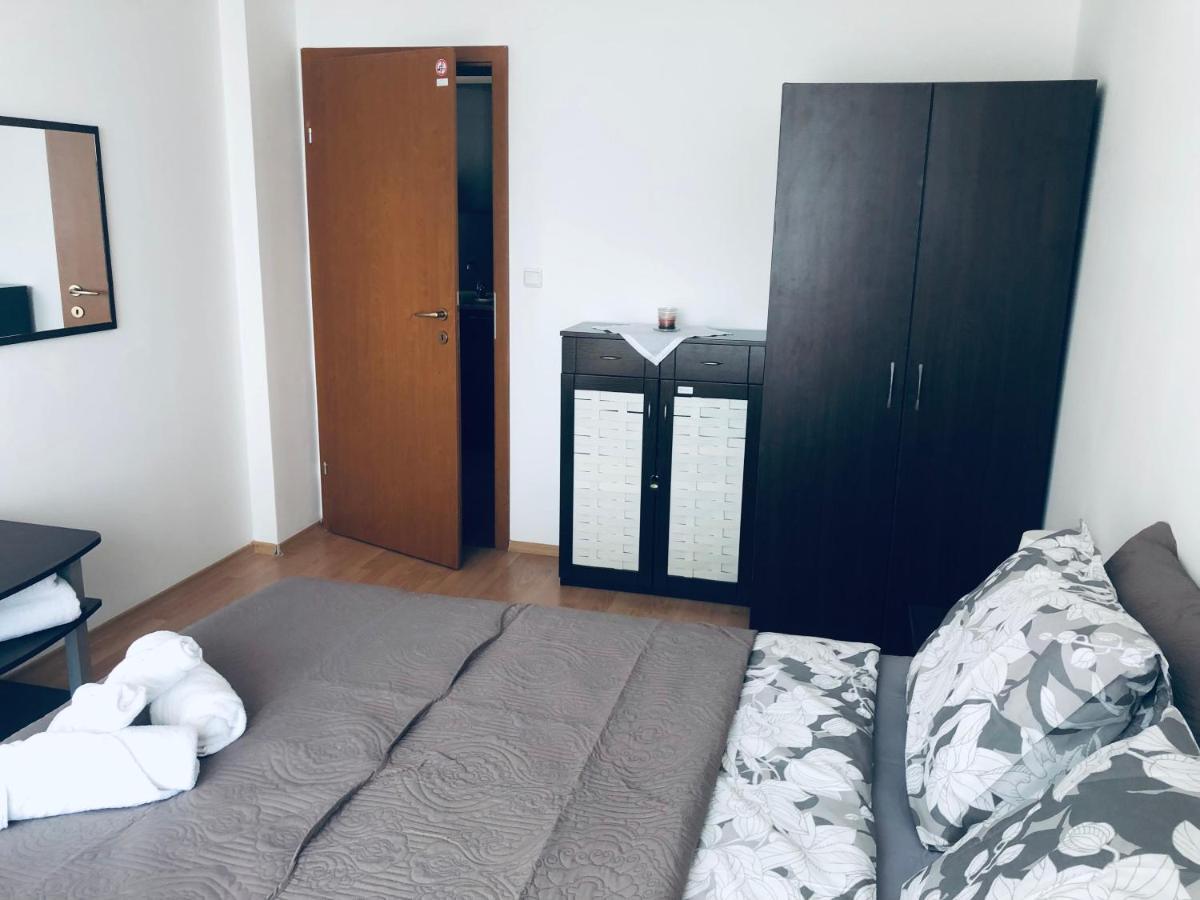 Beautiful Apartment Right By The Sea, Sveti Vlas Exterior foto