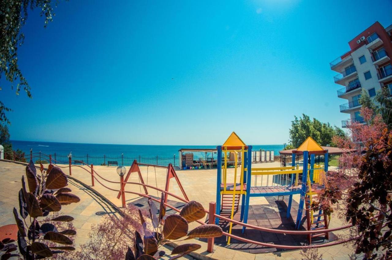 Beautiful Apartment Right By The Sea, Sveti Vlas Exterior foto
